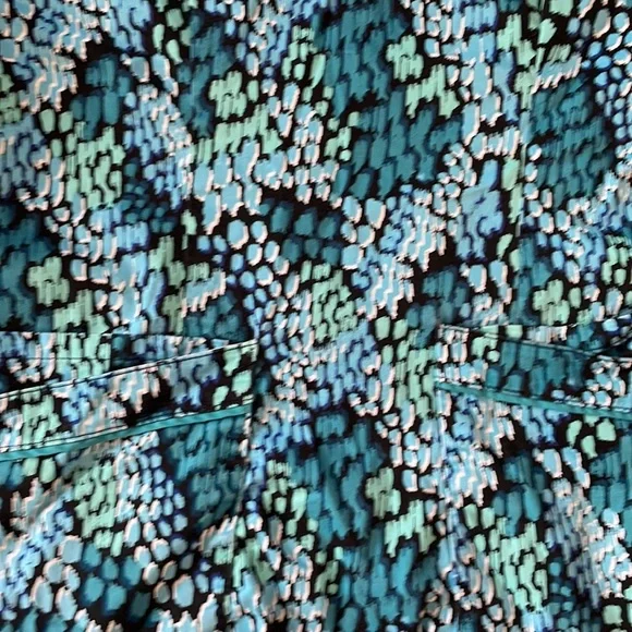 Teal Landau snake-print scrub top - Picture 2 of 4